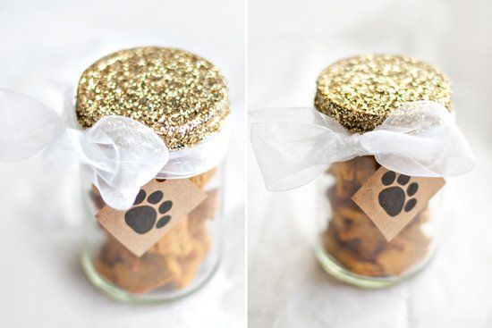 15 DIY Dog Christmas Gifts for Dogs & Dog Lovers | www.prettyfluffy.com