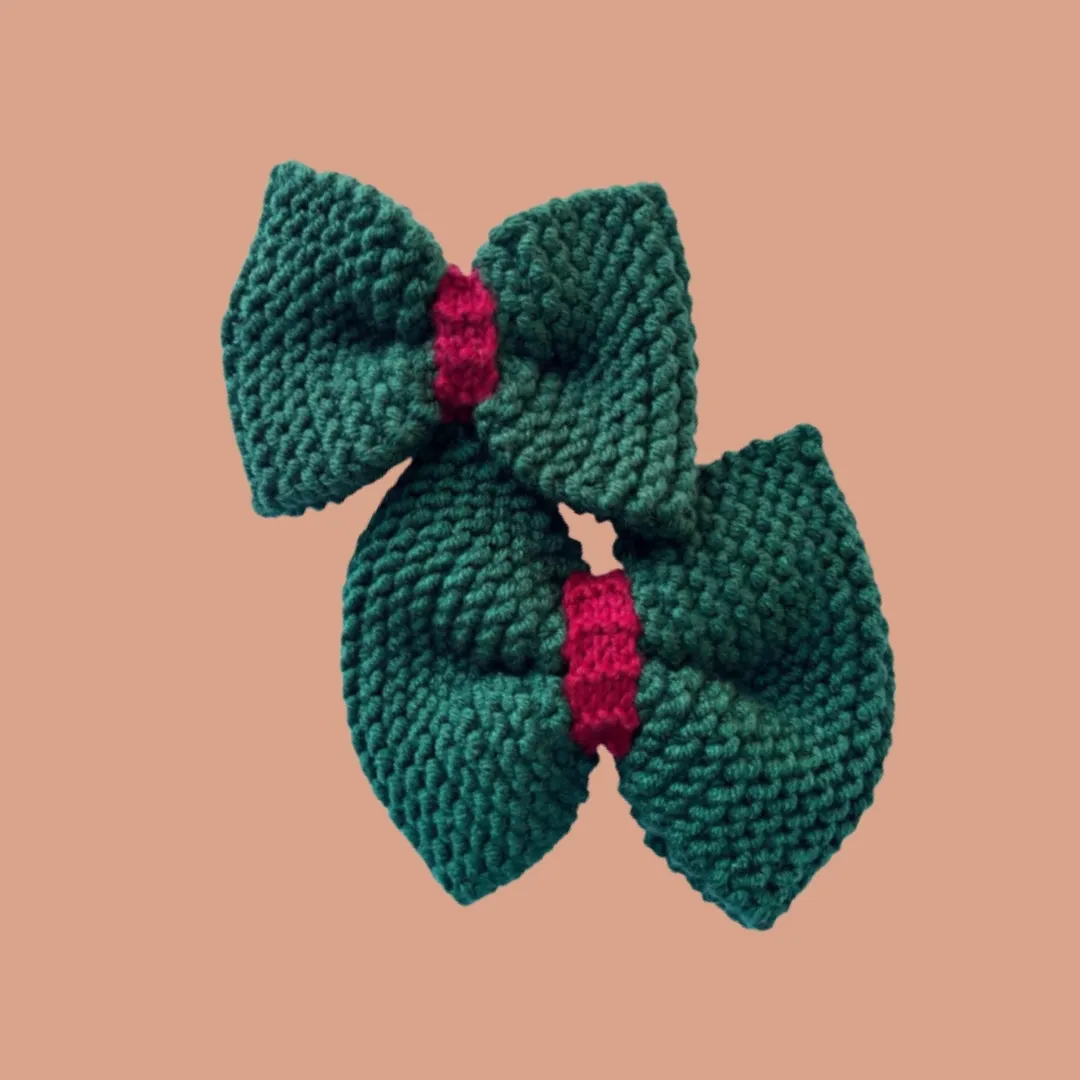 Christmas dog bow tie by Fluffy Collective - gift ideas for dogs at Christmas